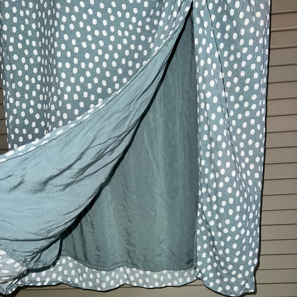 Blue and white polkadot midi skirt - Picture 2 of 3